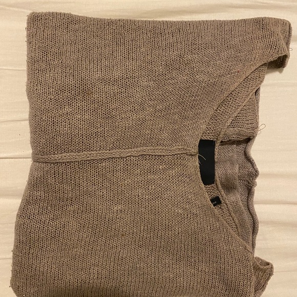 Line Lightweight Sweater - Picture 4 of 5